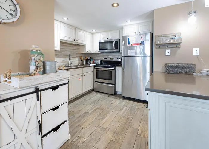 Island Winds East 702 Apartment