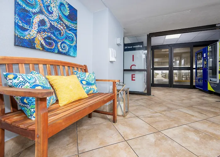 Island Winds East 702 Apartment *